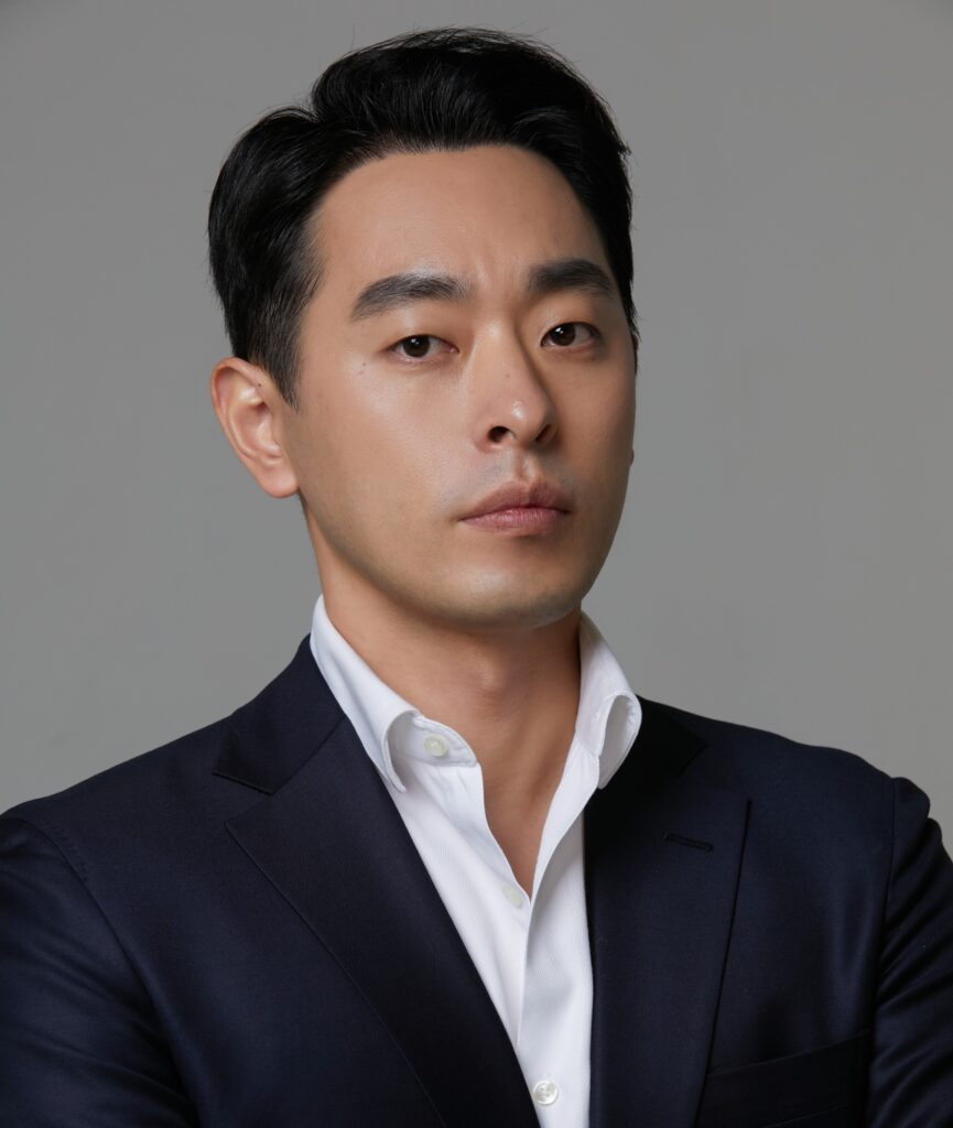 Eric Changhyun Lee